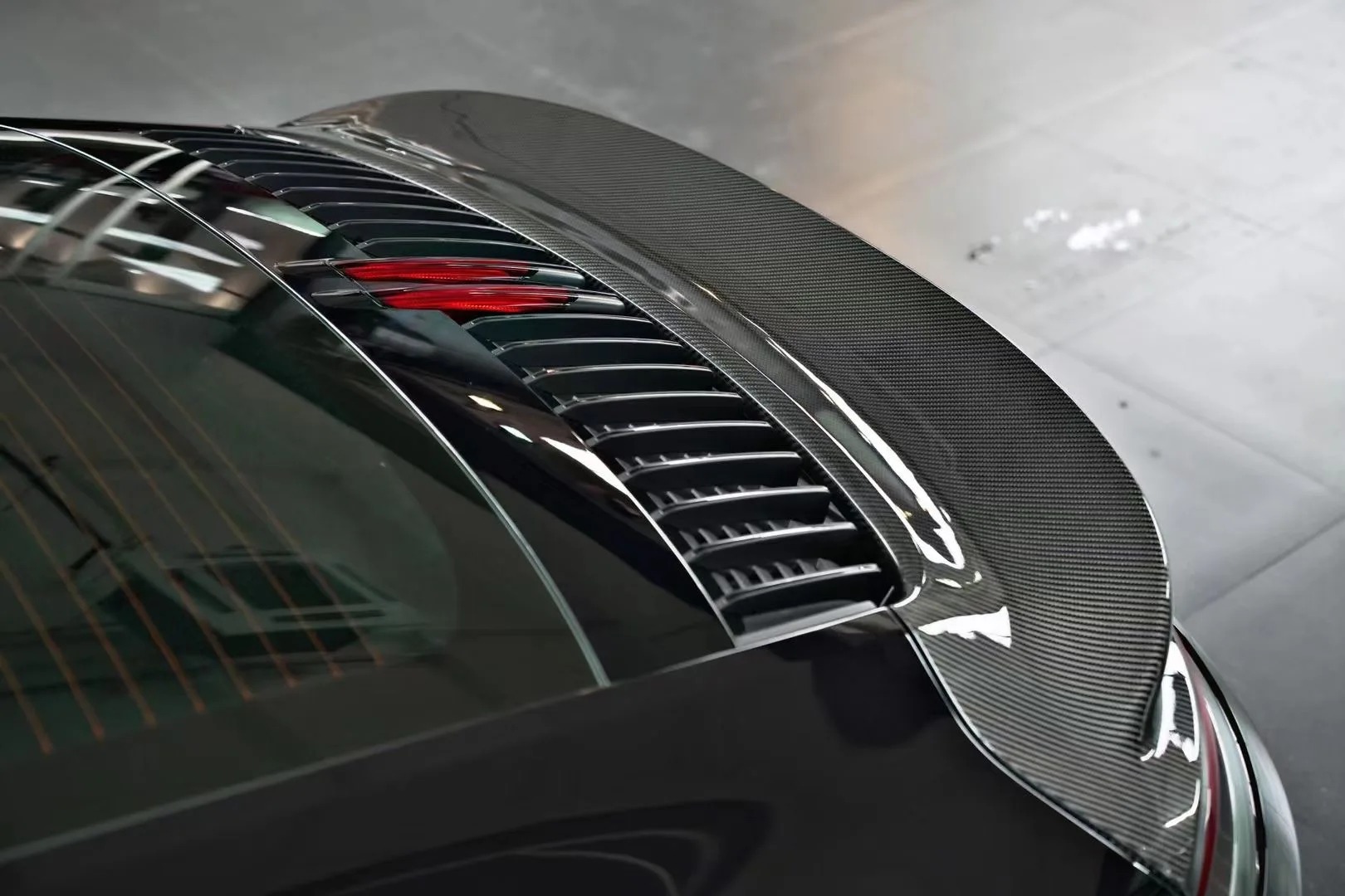 Dry Carbon Fiber Rear Trunk Wing Spoiler for  911 992 Carrera 4 S 4S Targa 4S 2D 2019-2022